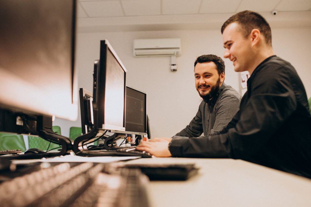 Responsable informatique, métier, missions, salaire, études informatiques