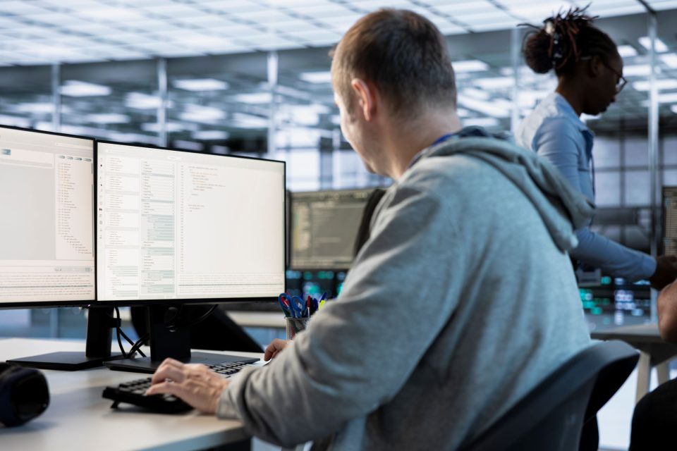 Quelle différence entre Data Analyst, Data Scientist et Data Engineer ?