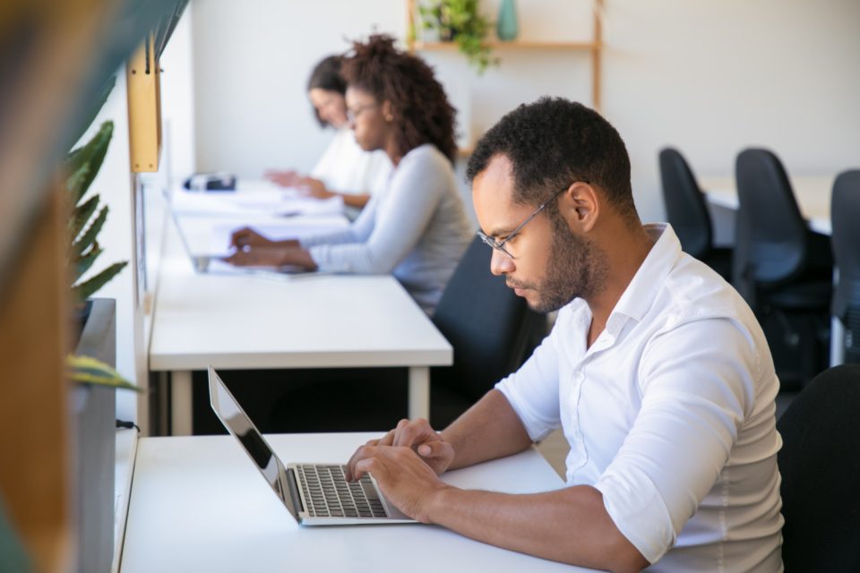 MLOps / LLMOps Engineer Junior – Devenir l&rsquo;expert qui déploie l&rsquo;IA en entreprise